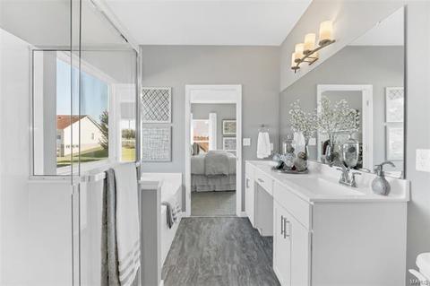 488 Dana Meadows Ln, Ballwin, MO 63021 photo 16