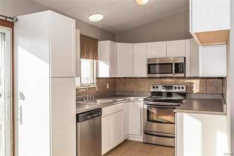 1318 War Bonnet Dr, O'fallon, MO 63366 photo 10
