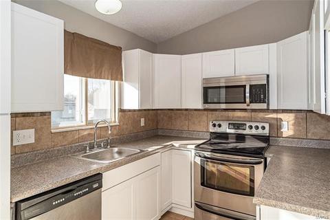 1318 War Bonnet Dr, O'fallon, MO 63366 photo 11