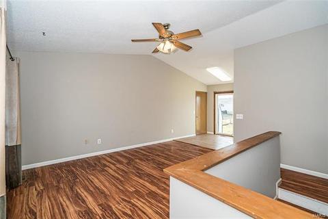 1318 War Bonnet Dr, O'fallon, MO 63366 photo 4