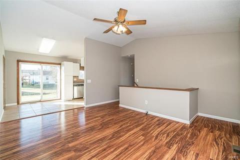 1318 War Bonnet Dr, O'fallon, MO 63366 photo 6