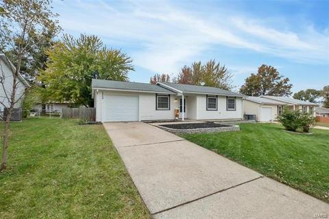 1905 Springhill Dr, O'fallon, MO 63366 photo 2