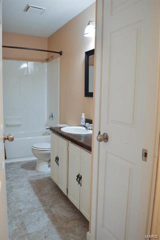 116 Elk Run Dr, Eureka, MO 63025 photo 10