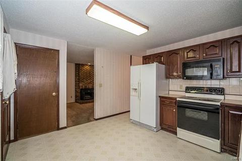 6 Balero Ct, Ballwin, MO 63011 photo 9