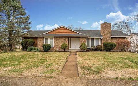 6 Balero Ct, Ballwin, MO 63011 photo 1