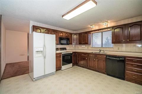 6 Balero Ct, Ballwin, MO 63011 photo 8