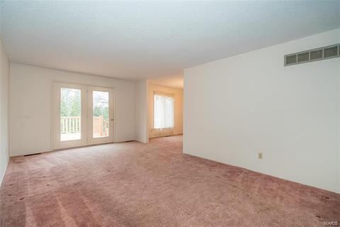 6 Balero Ct, Ballwin, MO 63011 photo 4