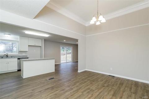 217 Cool Mdws, Ballwin, MO 63011 photo 9