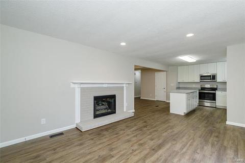 217 Cool Mdws, Ballwin, MO 63011 photo 3