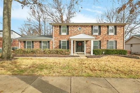 831 Bergquist Dr, Ballwin, MO 63011 photo 1