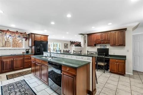 831 Bergquist Dr, Ballwin, MO 63011 photo 21
