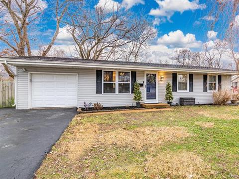 901 Danton Ct, Ballwin, MO 63011 photo 1