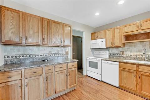 3 Cottage Cir, O'fallon, MO 63366 photo 3