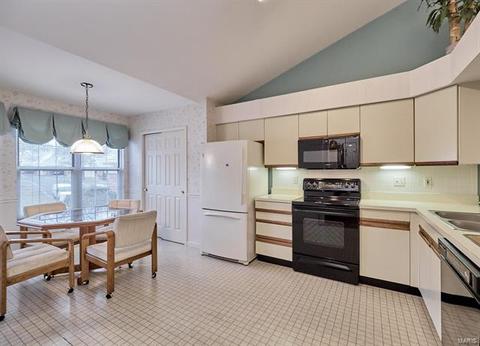 120 Baxter Heights Ct, Manchester, MO 63011 photo 5