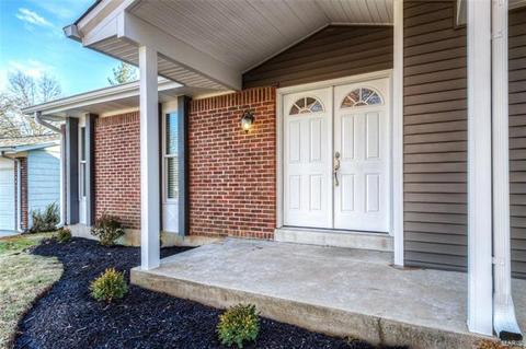 504 Arborwood, Ballwin, MO 63021 photo 4