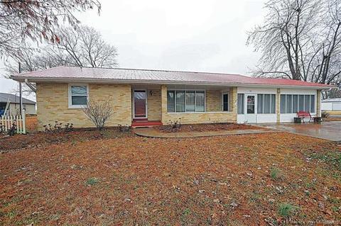 104 Iva Ave, Chaffee, MO 63740 photo 1