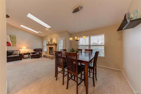 13 Doubletree Ct, Saint Charles, MO 63303 photo 8