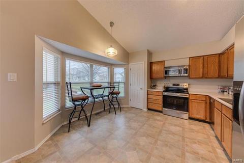 13 Doubletree Ct, Saint Charles, MO 63303 photo 10