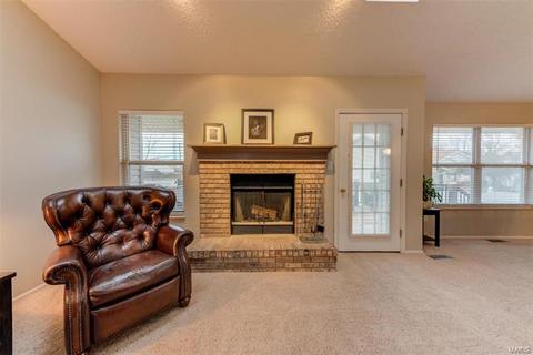 13 Doubletree Ct, Saint Charles, MO 63303 photo 5