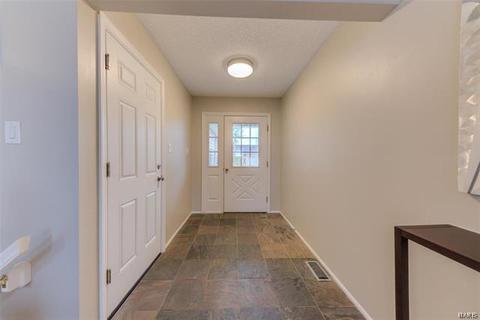 13 Doubletree Ct, Saint Charles, MO 63303 photo 2