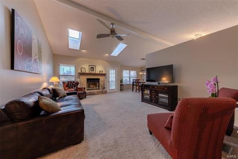 13 Doubletree Ct, Saint Charles, MO 63303 photo 3