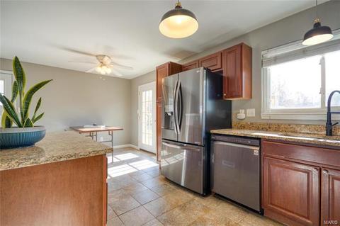 7 King Cir, O'fallon, MO 63366 photo 9