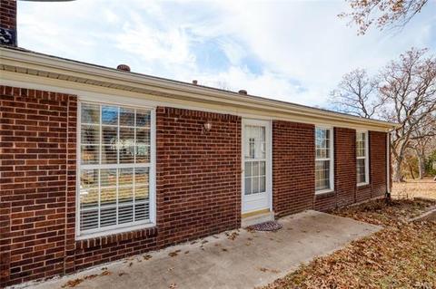 7 King Cir, O'fallon, MO 63366 photo 2