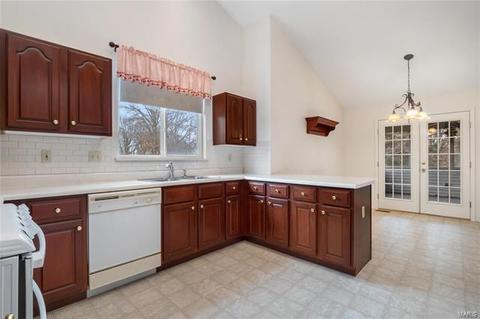 1753 Forest Trace Dr, O'fallon, MO 63368 photo 8