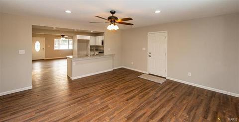 209 Heyden Dr, Eureka, MO 63025 photo 2