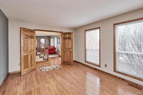 5200 Roanoke Dr, Weldon Spring, MO 63304 photo 13