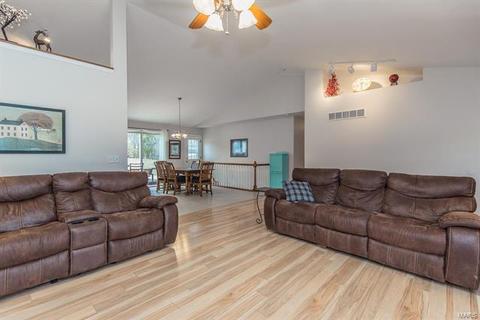 59 Plackemeier Dr, O'fallon, MO 63366 photo 4