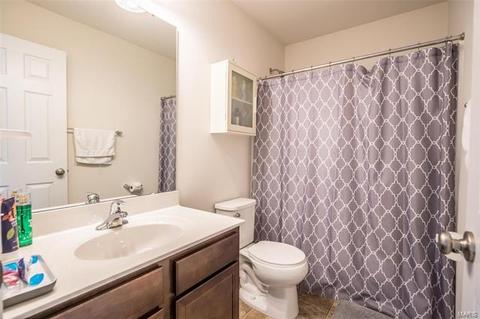 1311 Commons Cir, Saint Charles, MO 63304 photo 42
