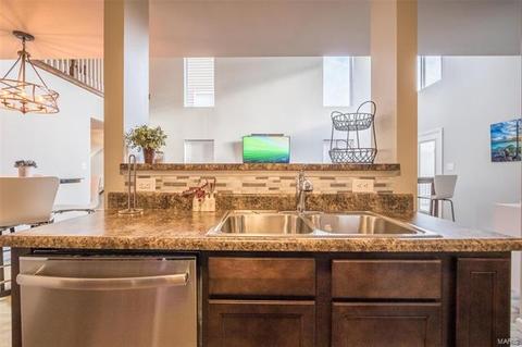1311 Commons Cir, Saint Charles, MO 63304 photo 15