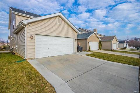 1311 Commons Cir, Saint Charles, MO 63304 photo 71