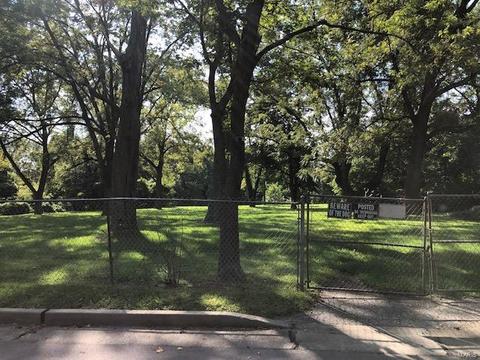 2425 N 8th St, Saint Charles, MO 63301 photo 4