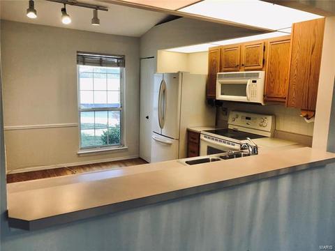 816 Woodside Trails Dr, Ballwin, MO 63021 photo 4