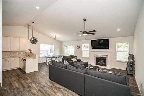 153 Keystone Ridge Dr, O'fallon, MO 63366 photo 5