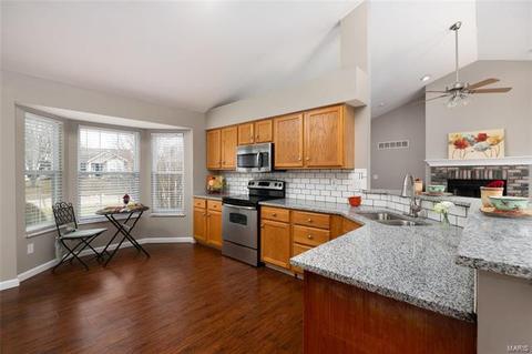10 Red Cedar Parc Ct, O'fallon, MO 63368 photo 7