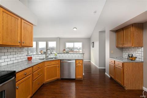 10 Red Cedar Parc Ct, O'fallon, MO 63368 photo 6