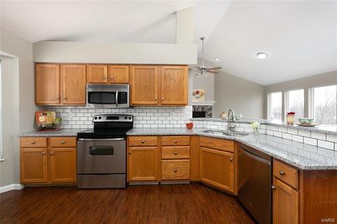 10 Red Cedar Parc Ct, O'fallon, MO 63368 photo 8