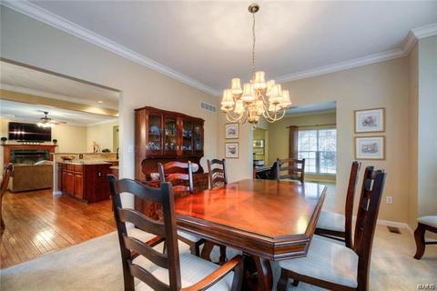 817 Castle Ridge Ct, Ballwin, MO 63021 photo 10