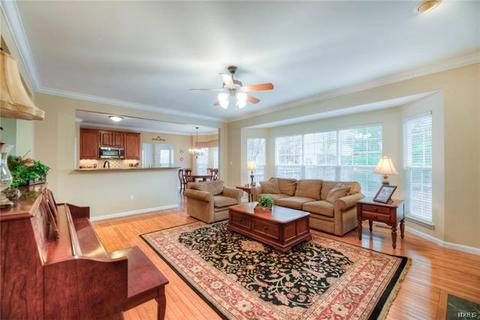 817 Castle Ridge Ct, Ballwin, MO 63021 photo 5