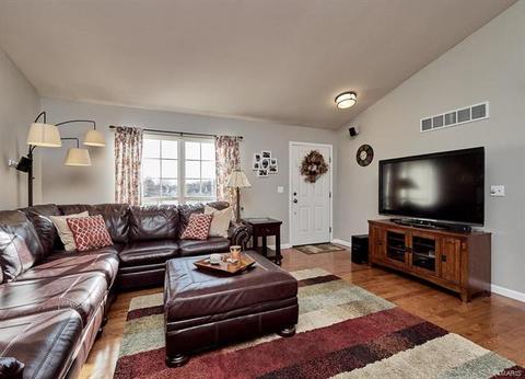 105 Royallbrook Ln, O'fallon, MO 63368 photo 4