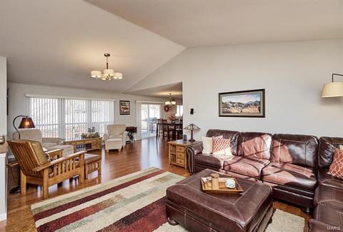 105 Royallbrook Ln, O'fallon, MO 63368 photo 9