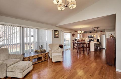 105 Royallbrook Ln, O'fallon, MO 63368 photo 2