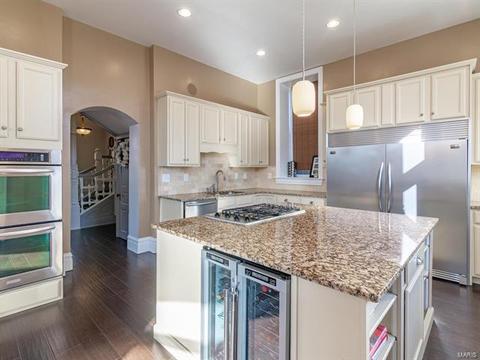 2704 S Compton, Saint Louis, MO 63118 photo 7