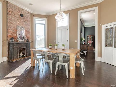 2704 S Compton, Saint Louis, MO 63118 photo 9