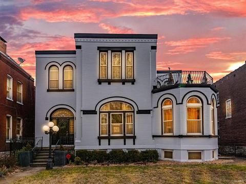 2704 S Compton, Saint Louis, MO 63118 photo 1