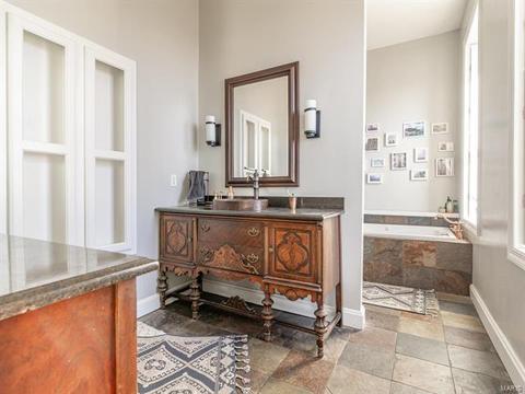 2704 S Compton, Saint Louis, MO 63118 photo 19