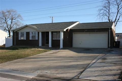 1712 Springhill Dr, O'fallon, MO 63366 photo 3
